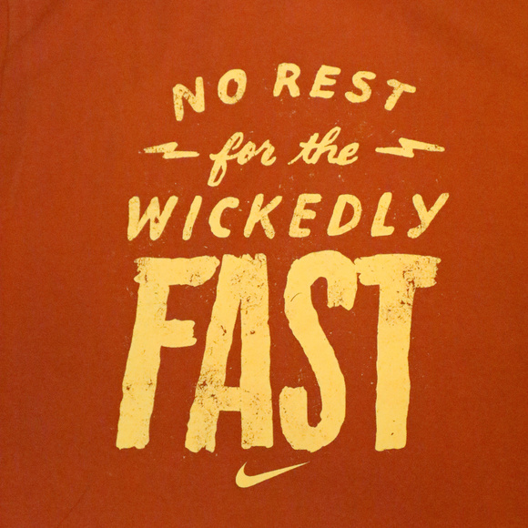 NIKE No Rest for the Wickedly FAST Tee T-Shirt - Picture 3 of 4